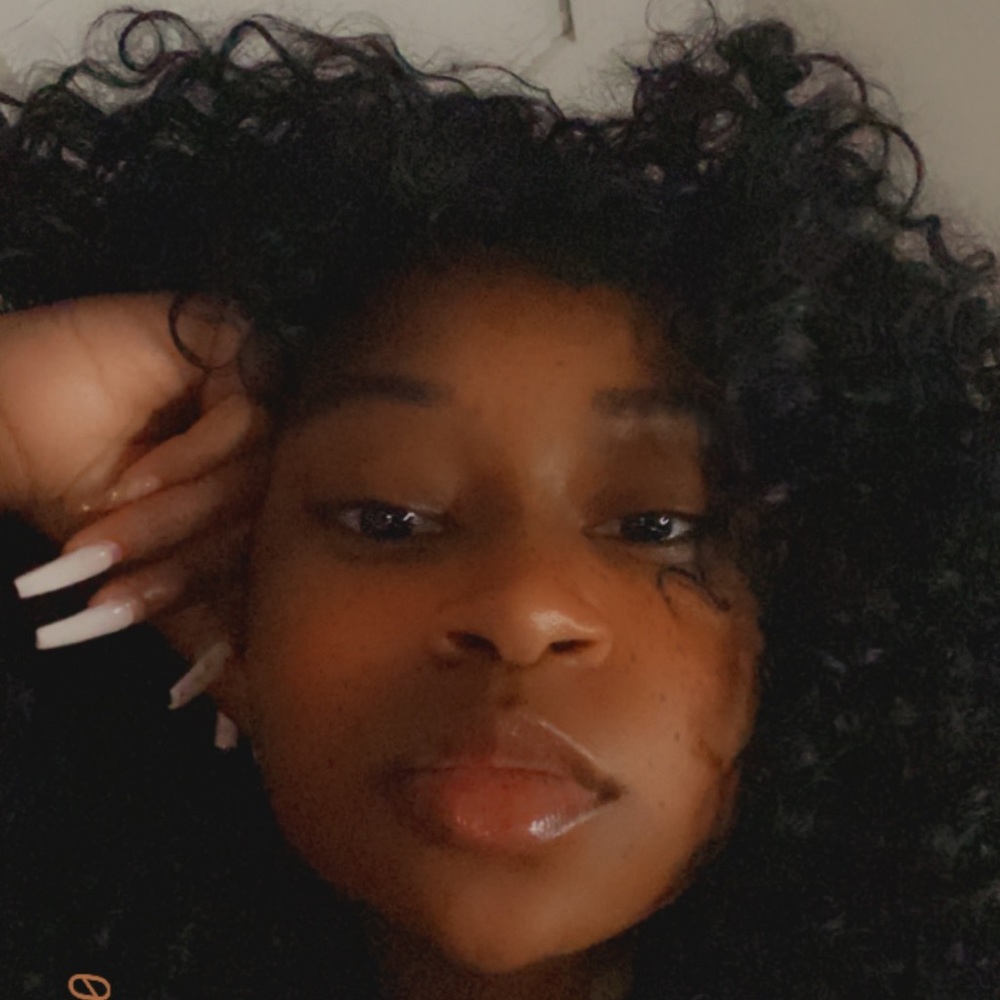 Meet your Posher, Adeja-grace